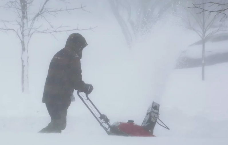 暴风雪影响，亚马逊多个配送中心停摆